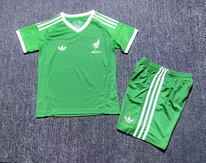 25/26 México Entrenamiento Niño